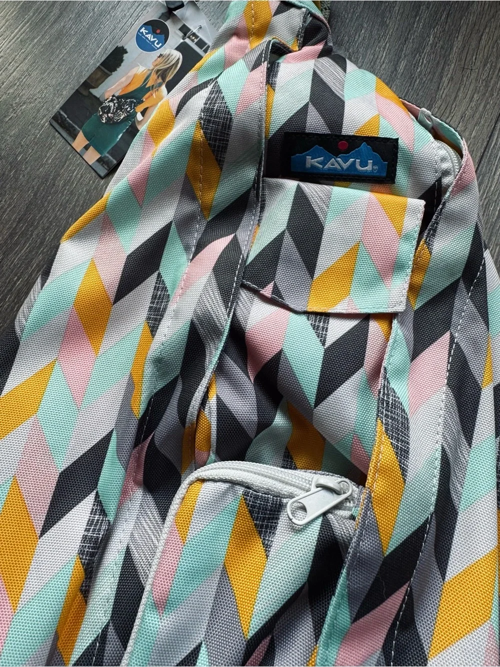 Kavu Rope Sling Chevron Sketch Sling Bag/ Backpack Brand New With Tags